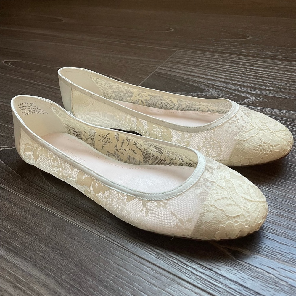 NWT Melissa Sweet (David’s Bridal) IVORY Lace Wedding Ballet Flats - Size 9